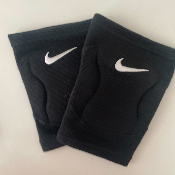 COPY - COPY - COPY - Nike Unisex Streak Volleyball Knee Pad  - XL/XXL - Picture 1 of 3